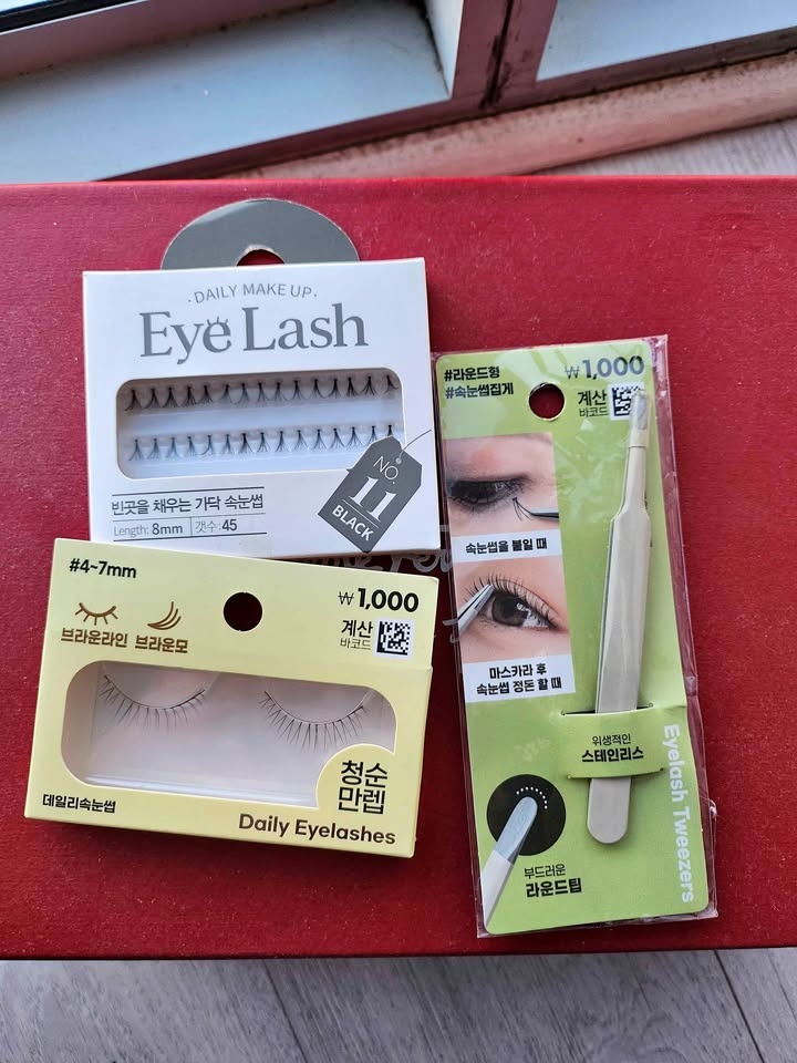 Natural look fake eyelashes