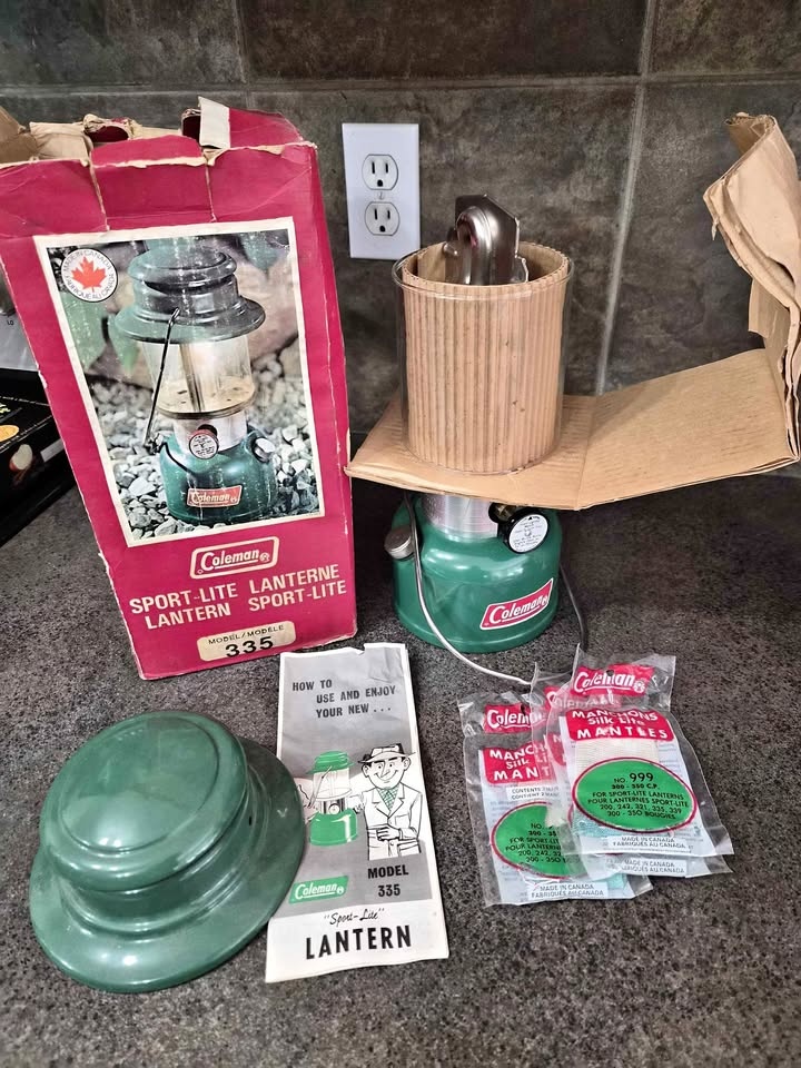 New Vintage Coleman 335 Lantern