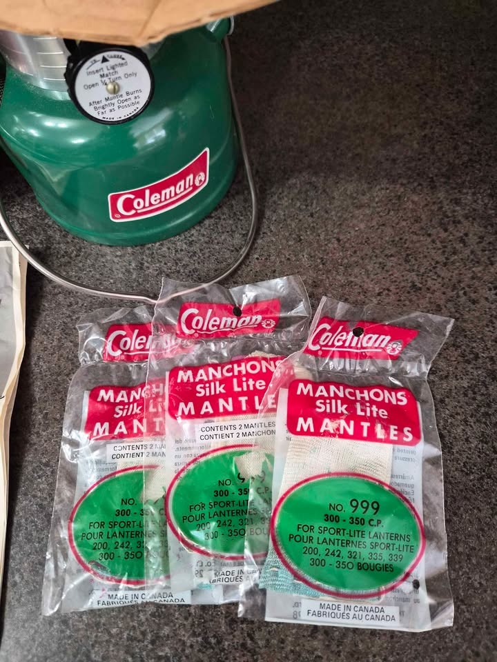 New Vintage Coleman 335 Lantern - photo 2
