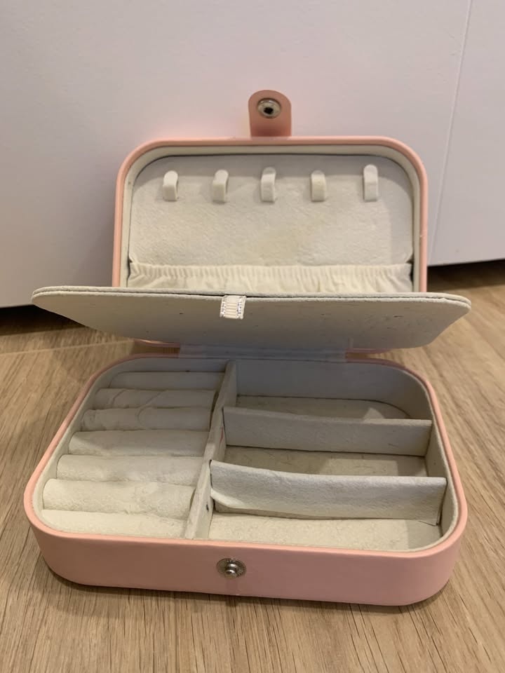 Luxury Stylish Portable Travel Pink Jewelry Box Organizer - photo 2
