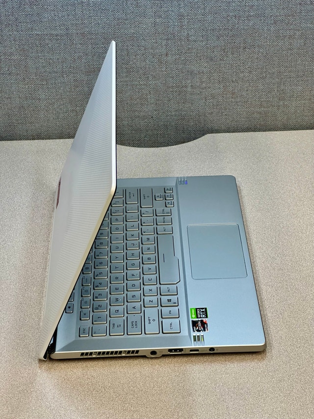 ASUS ROG Zephyrus G14 - Ryzen 9, RTX 3060, 1TB SSD, 16GB RAM - photo 4