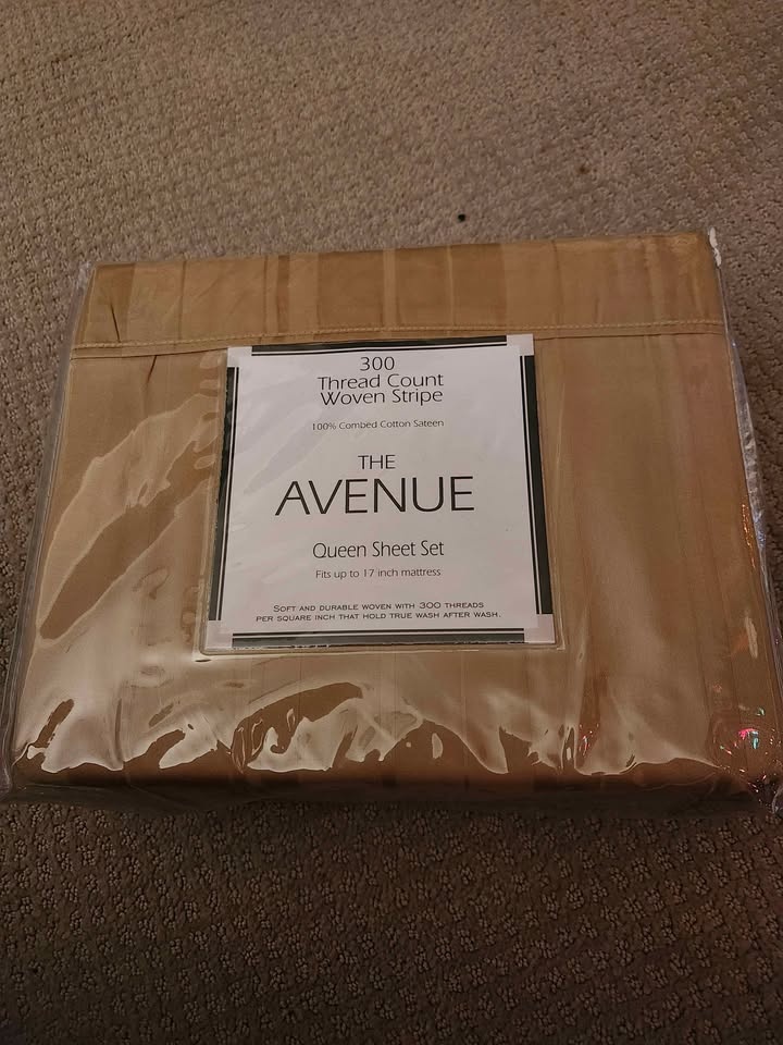 Queen Sheet Set - 300 Thread Count - photo 2
