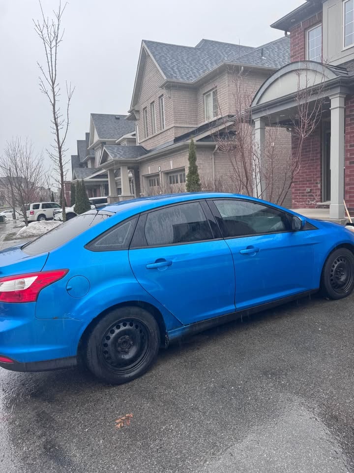 2012 Ford Focus – Manual Transmission – Runs Great - As is - photo 2