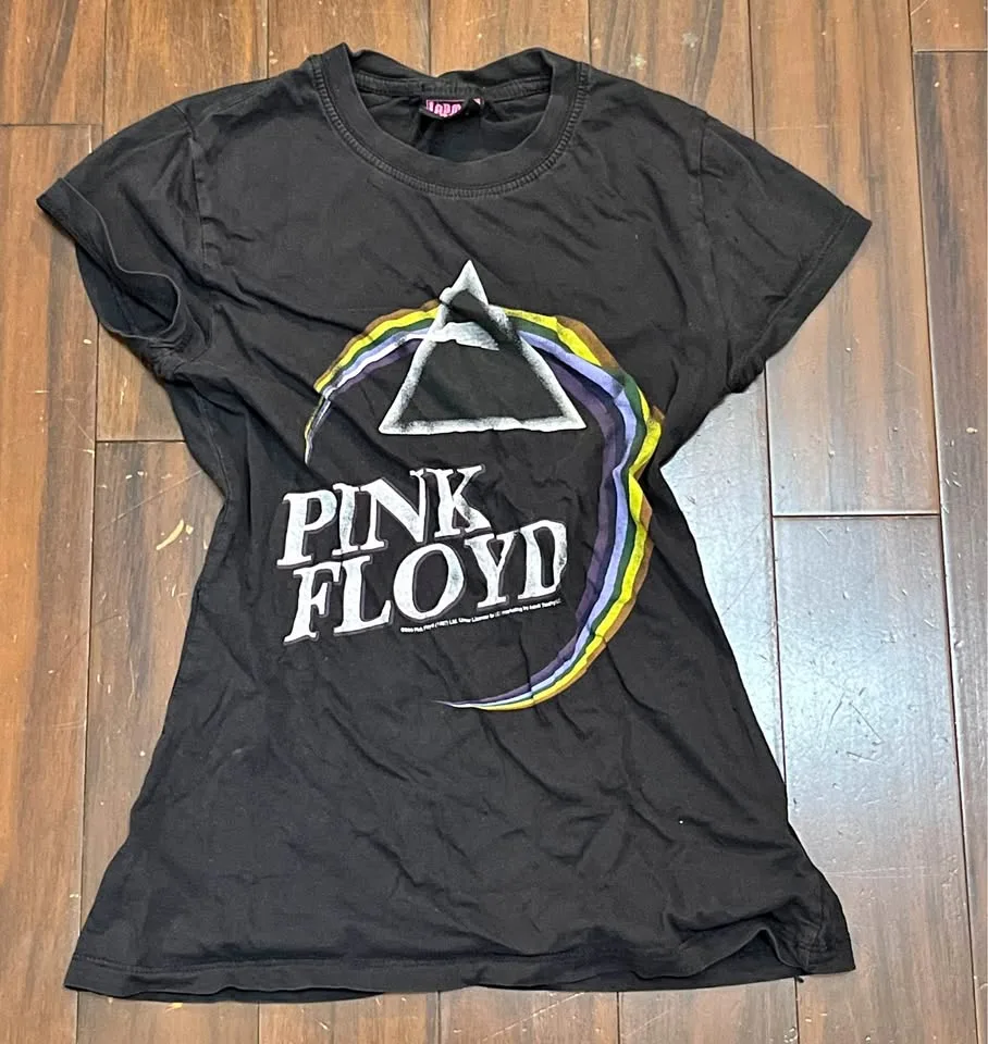 Vintage pink Floyd fitted tee thumbnail