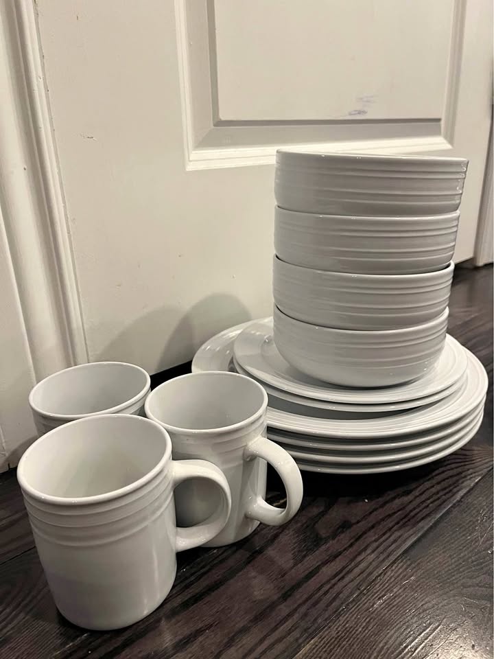 White Dinnerware Set Plates Bowls Mugs