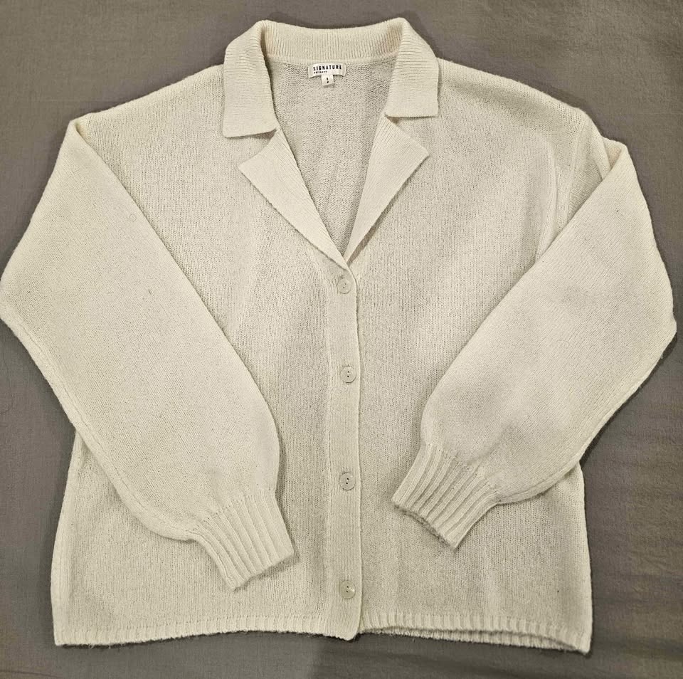 Signature Reitmans Cardigan Sweater Size Small, Cream Or Tan