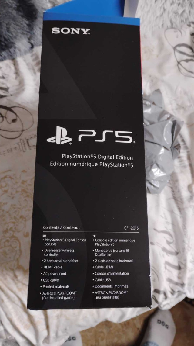 New PS5 Digital Edition (1TB) + 2 Controllers - Bundle - photo 2