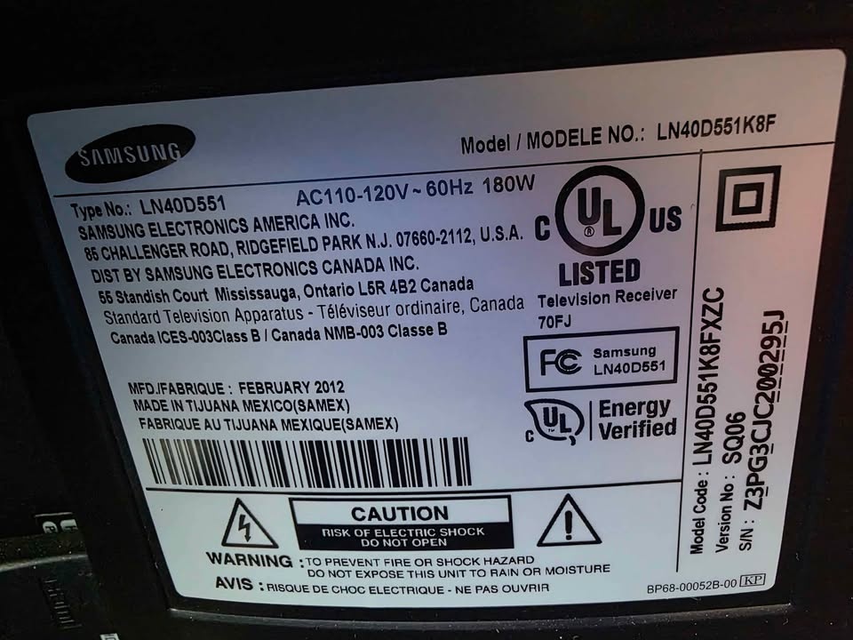 Samsung 40” LED TV – Excellent Picture – 2 Remotes - photo 2