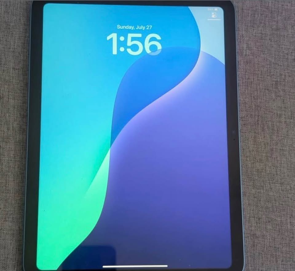 iPad 10th Generation for sale - photo 2