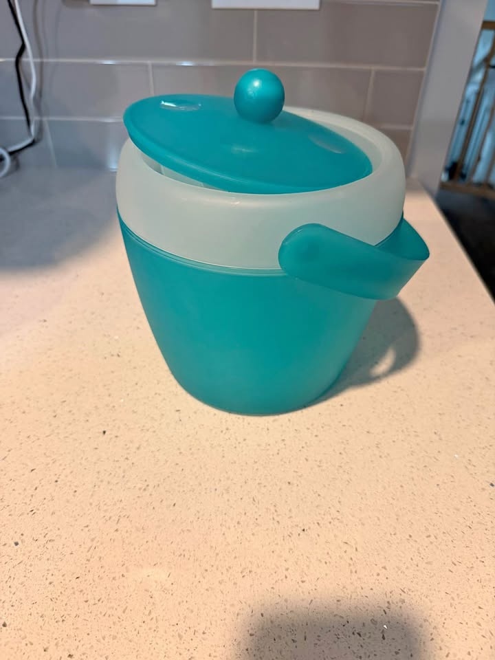 Ice Bucket with Lid & Tongs – Like New