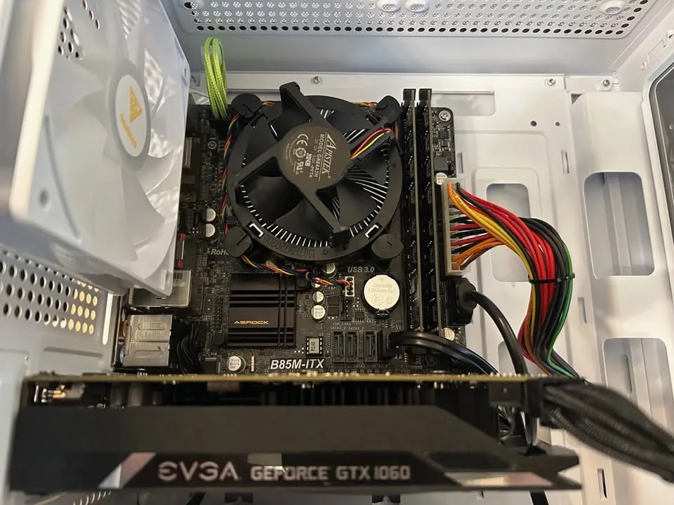 Gaming PC, i7-4710HQ, 16GB RAM, 480GB SSD, WiFi, GTX 1060 image indicator(6)