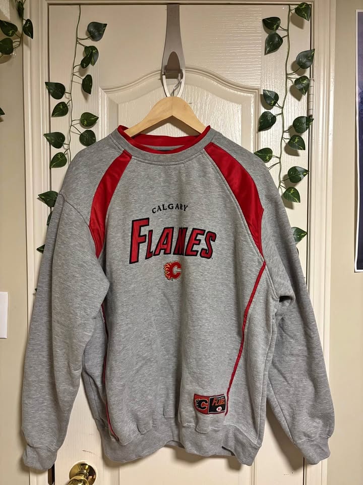 Calgary Flames Sweatshirt Size Large