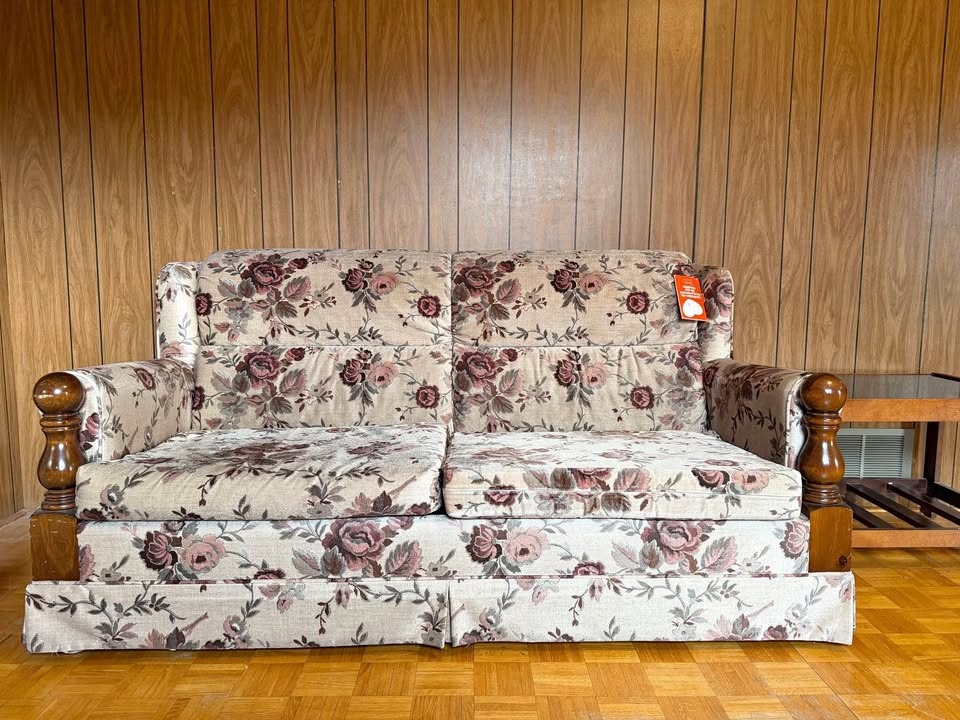 Vintage Floral Sleeper Sofa / Pull-Out Couch – Solid Wood Arms