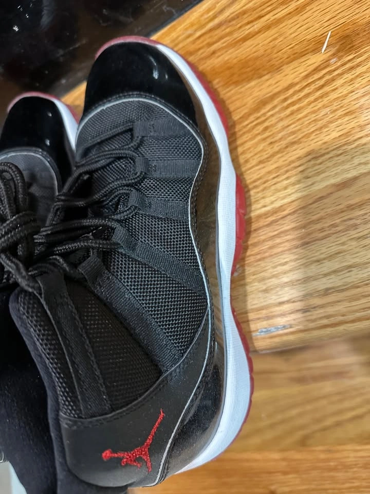 Jordan Bred 11’s size 5.5 - photo 2