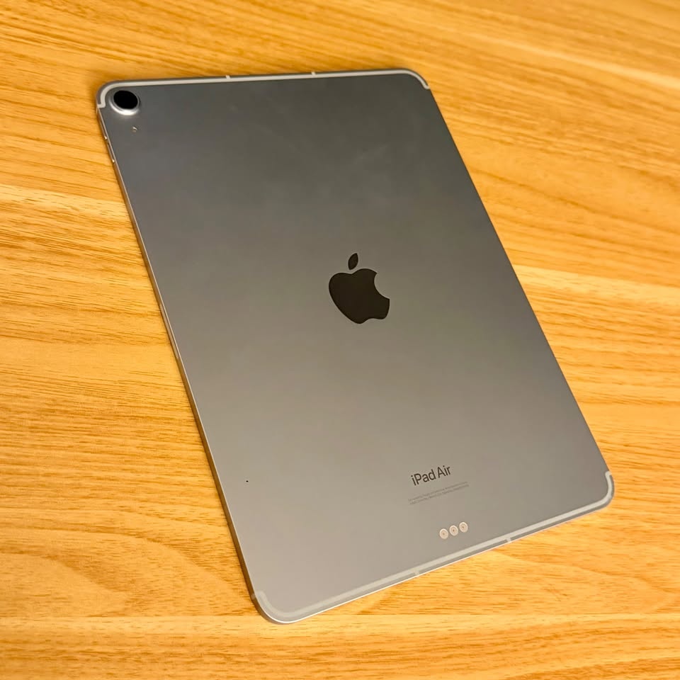 iPad Air M2 11” 128GB Wi-Fi + Cellular Bundle - Magic Keyboard + - photo 3