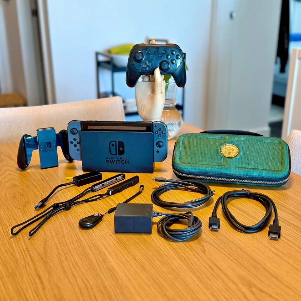Nintendo Switch Bundle + Pro Controller + 256GB