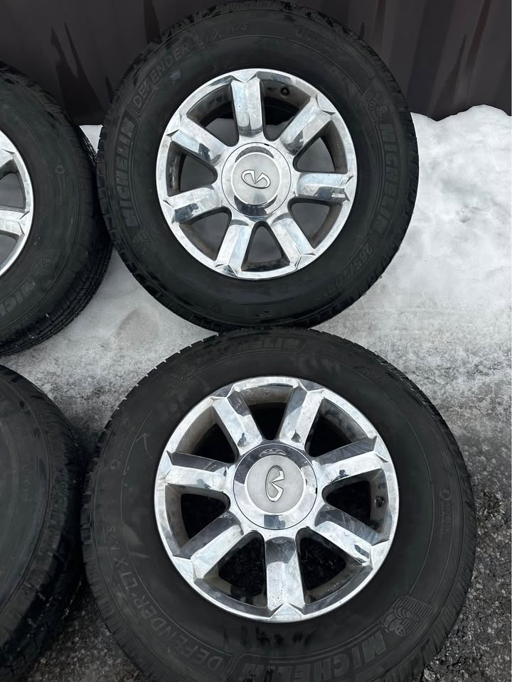 OEM 18” Nissan/Infiniti Rims w/ Michelin Defender Tires - photo 2