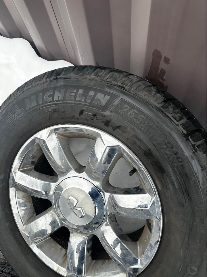 OEM 18” Nissan/Infiniti Rims w/ Michelin Defender Tires - photo 4