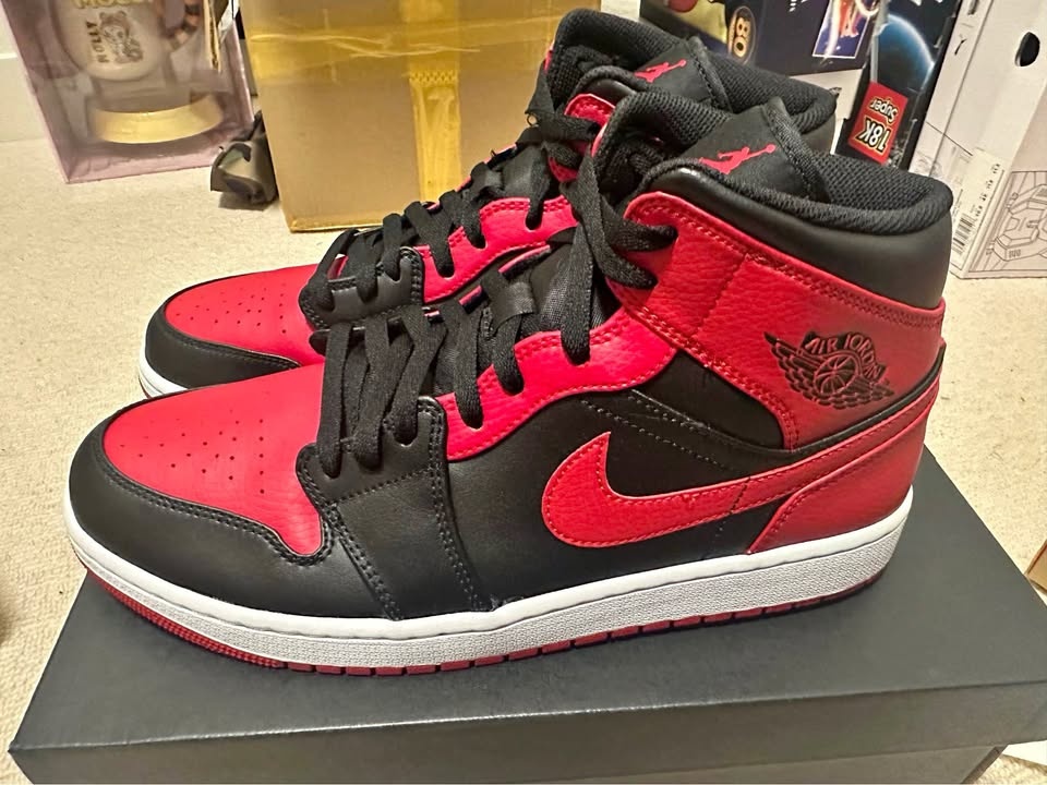 Air Jordan 1 Mid Black Red US 11.5