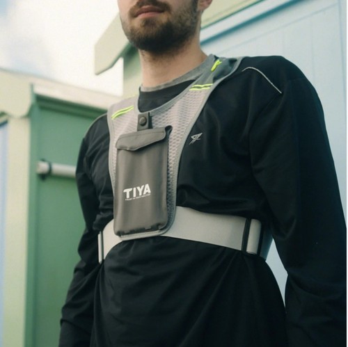 TIYA Reflective Running Vest - Waterproof Phone Holder - photo 3