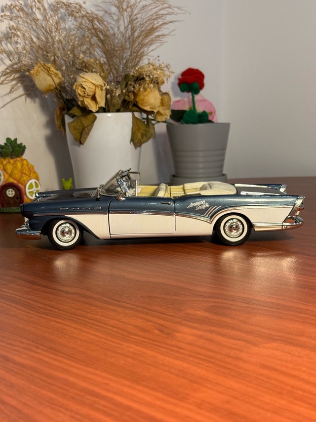 1957 Buick Roadmaster Convertible Motor Max 1:18 Die-Cast - photo 2