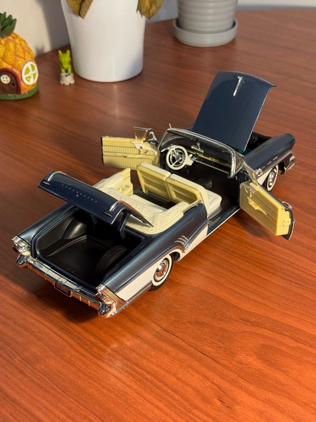 1957 Buick Roadmaster Convertible Motor Max 1:18 Die-Cast - photo 4