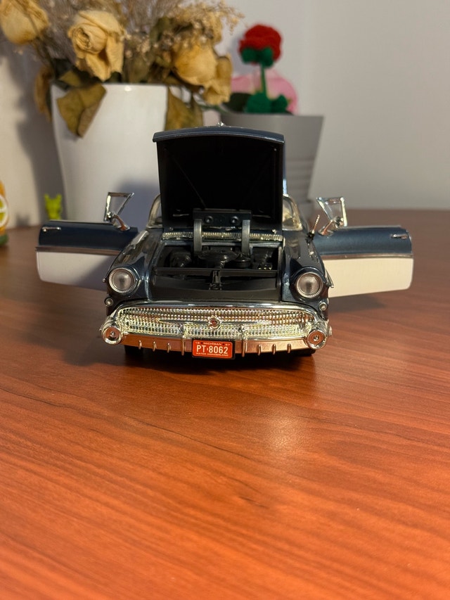 1957 Buick Roadmaster Convertible Motor Max 1:18 Die-Cast - photo 5