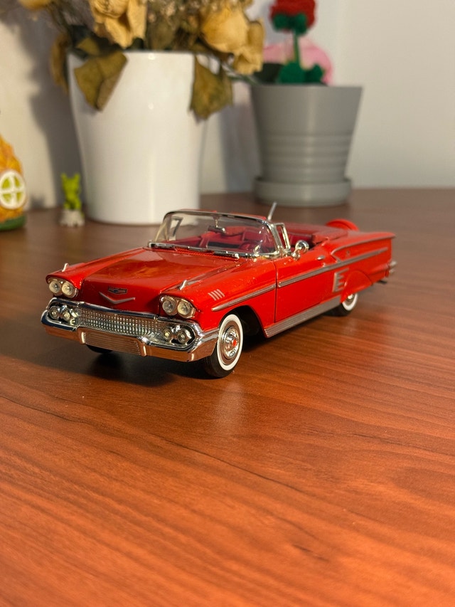 Motor Max 1:24 Die Cast 1958 Chevrolet Impala Convertible