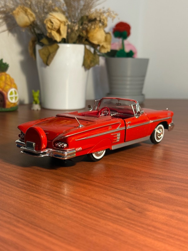 Motor Max 1:24 Die Cast 1958 Chevrolet Impala Convertible - photo 3