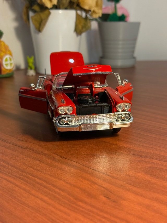 Motor Max 1:24 Die Cast 1958 Chevrolet Impala Convertible - photo 5
