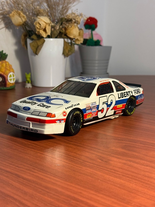 1994 Butch Miller #52 Liberty Ford Thunderbird Die-Cast Model