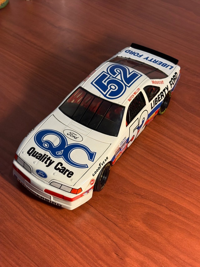 1994 Butch Miller #52 Liberty Ford Thunderbird Die-Cast Model - photo 4