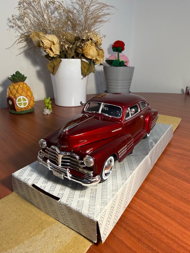 1:24 Diecast 1948 Chevrolet Fleetline – Deep Red Metallic