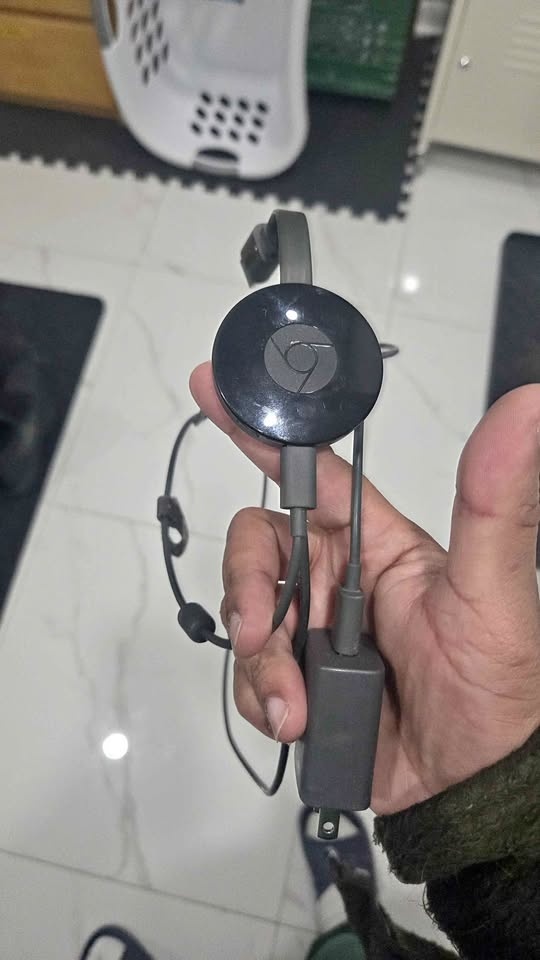 Google Chromecast NC2-6A5 with power adapter