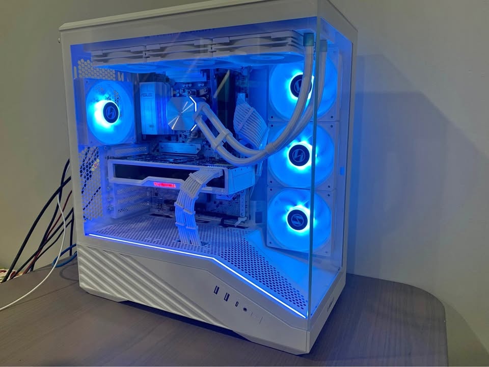 Newly built 4K Gaming PC – RX 6900 XT 16gb VRAM/ Ryzen 5 7600x