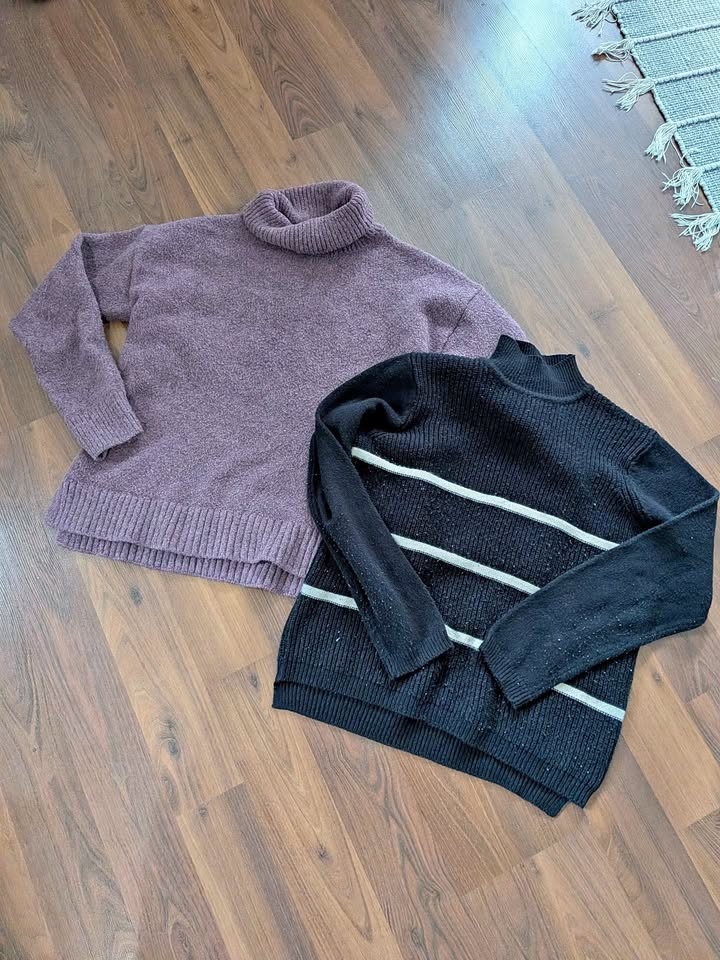 Set of 2 women's sweaters