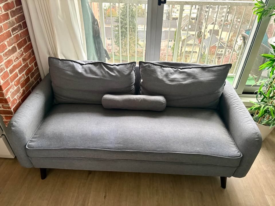 Grey LifeStyle Solutions Couch - Good Condition - photo 3