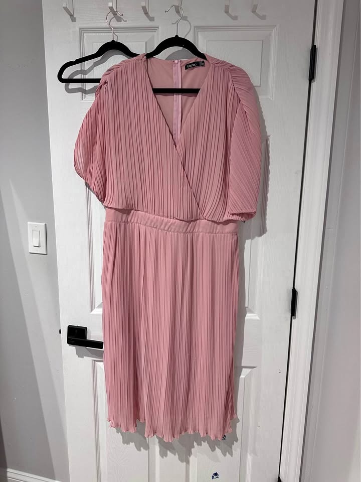Light pink dress size 16
