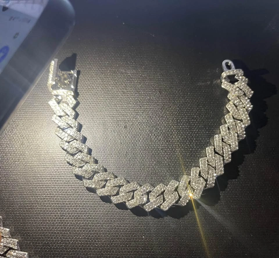 Cuban bracelet BRAND NEW PACKED ICED OUT - photo 2