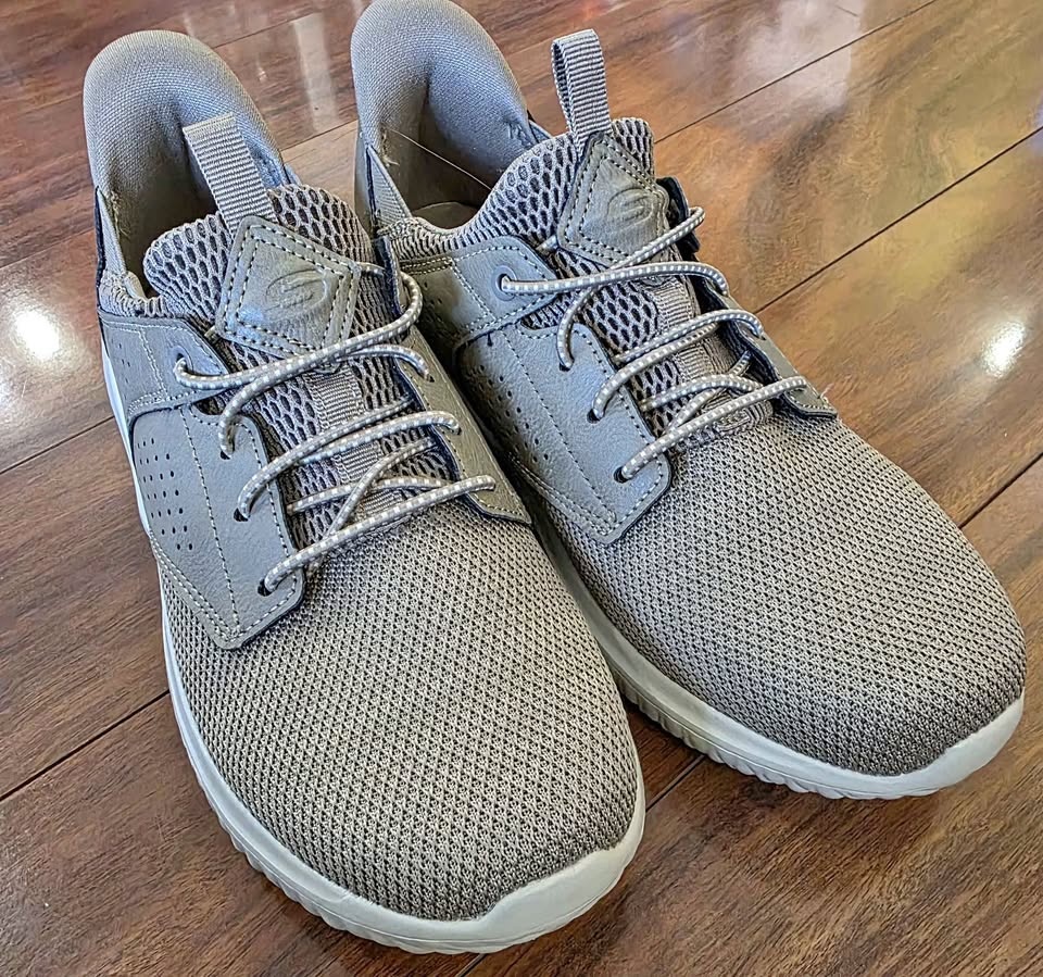 Men's Skechers Swift Fit Brand New (in box)