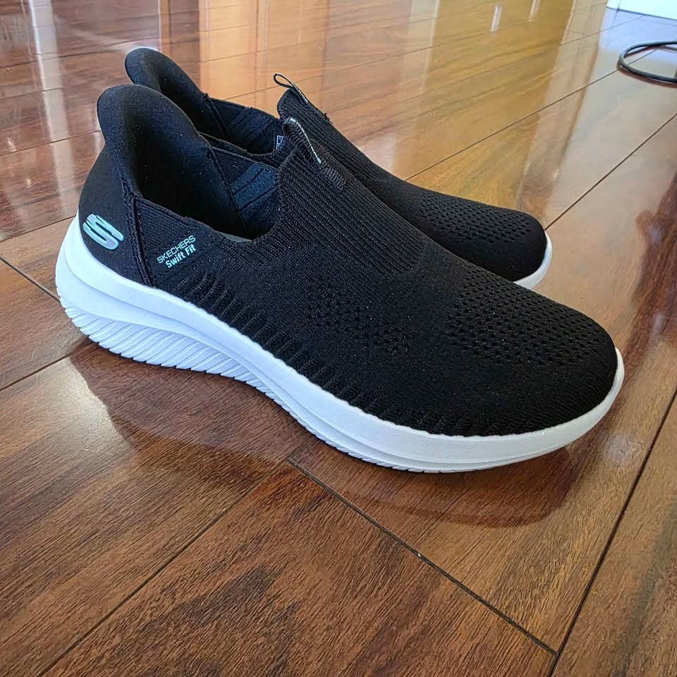 Women's Skechers Swift Fit Brand New - photo 2