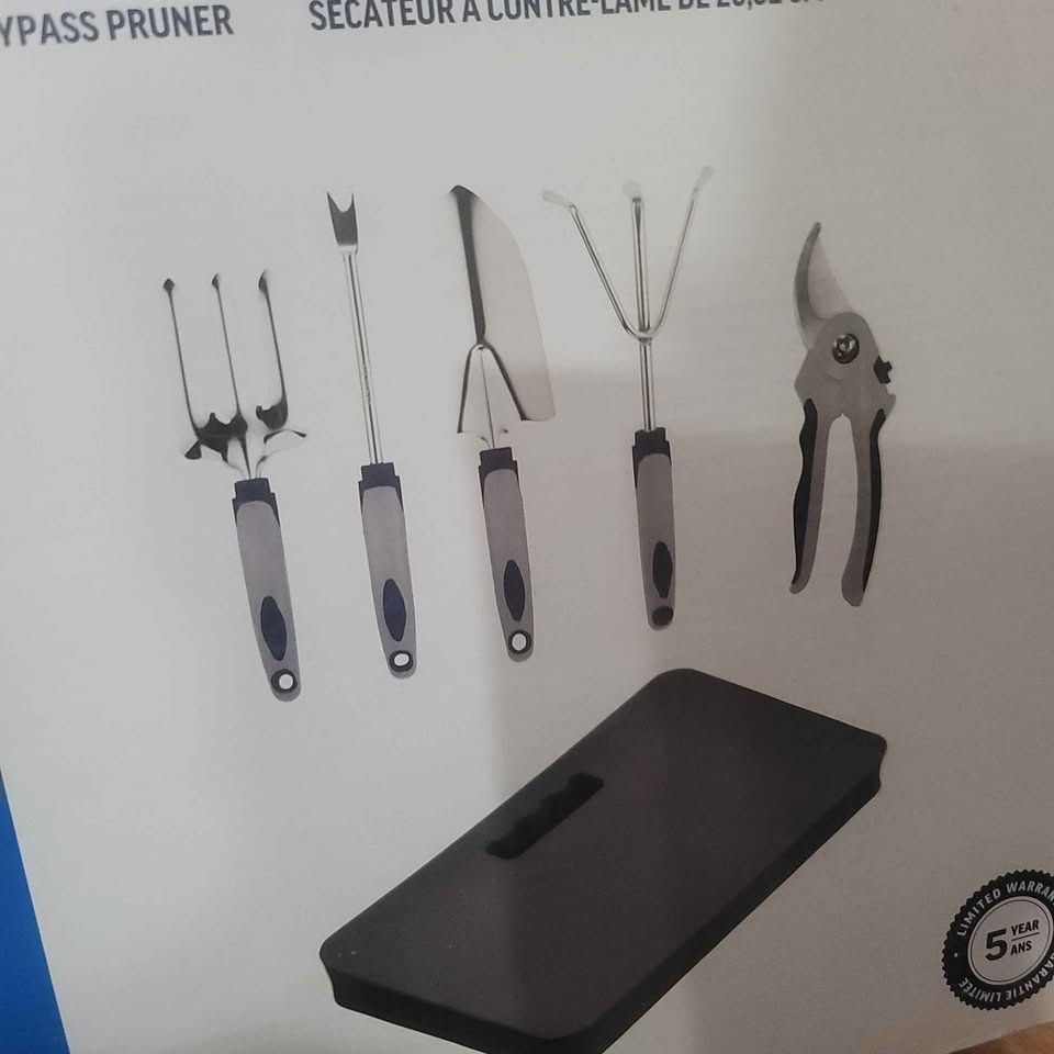 6 pc Garden Tool Set (Brand New) - Taradale NE Calgary - photo 3
