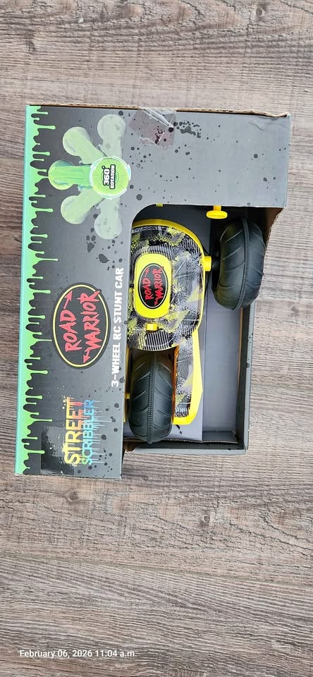 3 wheel RC stunt Car