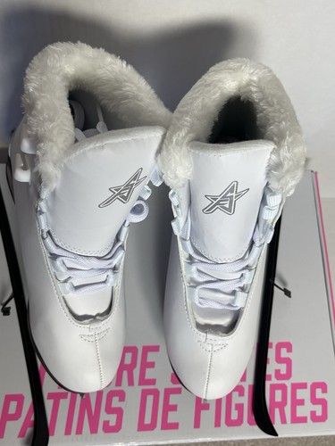 Women’s figure Skates. Junior Size 3. - photo 5