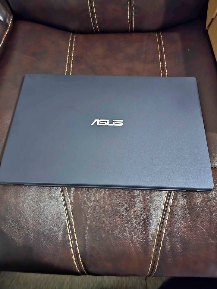 Asus Laptop 15.6" $250 Firm.