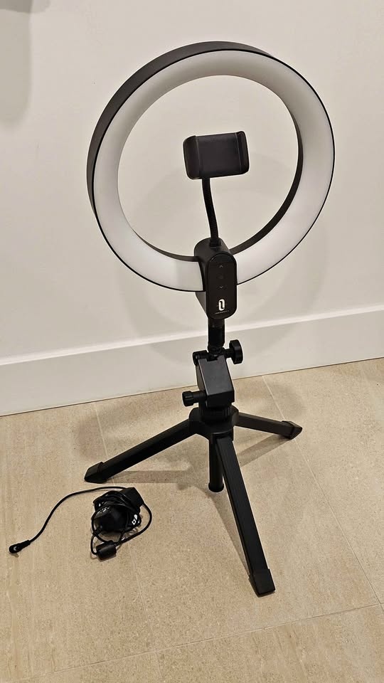TROTRONICS Ring Light with Tripod