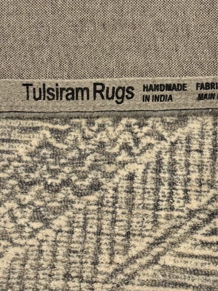 Wool area rug