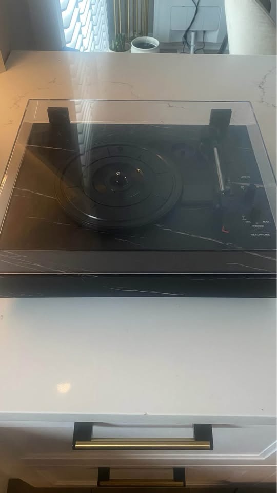 Vintage 3-Speed Bluetooth Record Player – Black Marble Finish - photo 4