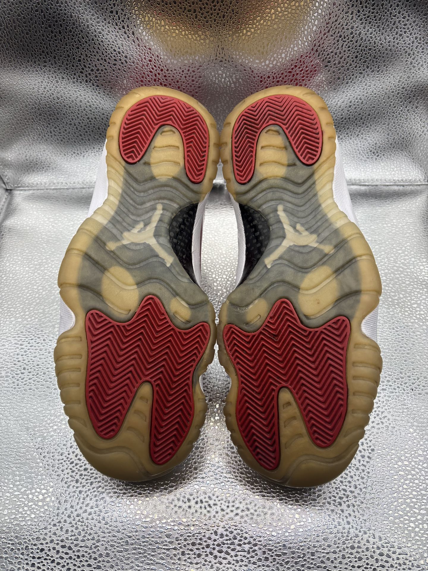 Air Jordan 11 Low Cherry - photo 3