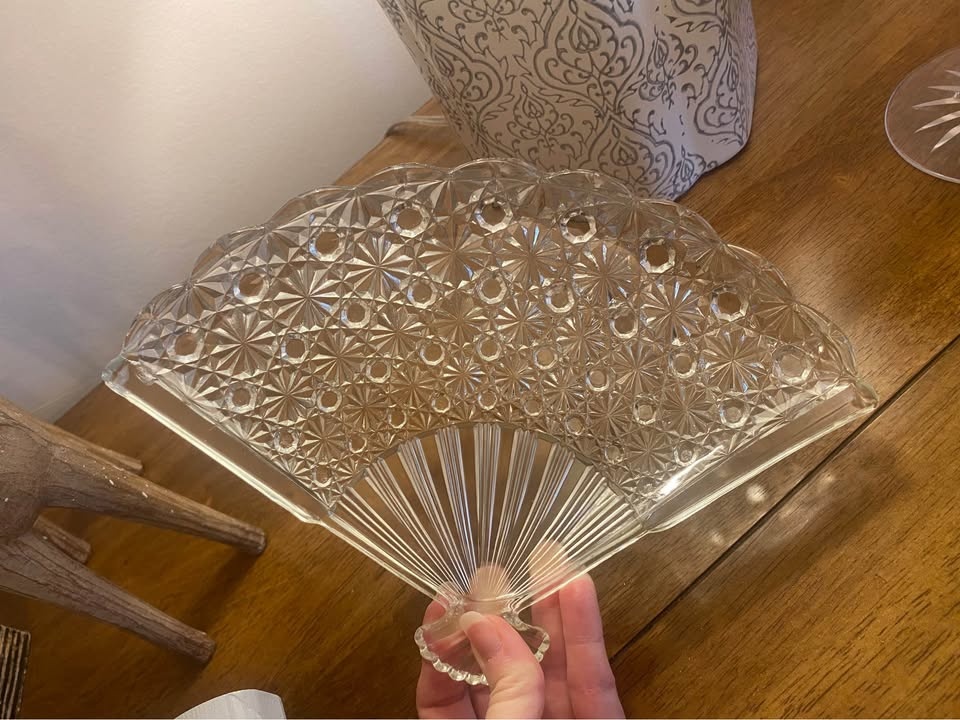 Vintage Fenton Daisy Button Fan Dish - photo 2